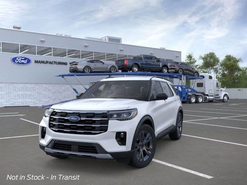 New 2026 Ford Explorer Active image 2