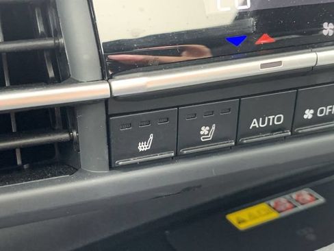 Certified 2025 Toyota Sienna Platinum AWD/4WD image 28