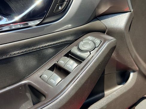 Used 2020 Chevrolet Traverse LT FWD image 19