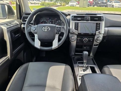 Used 2020 Toyota 4Runner SR5 Premium w/ Moonroof Package RWD image 6