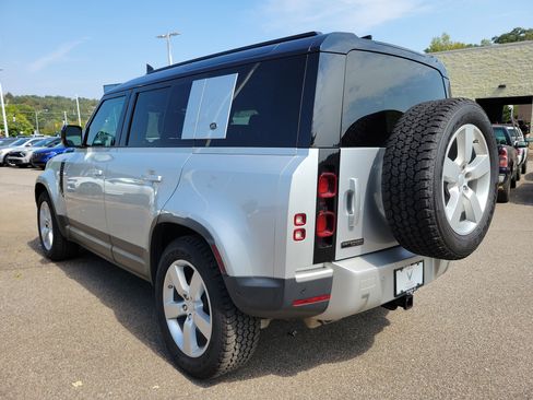 Used 2020 Land Rover Defender 110 First Edition image 25