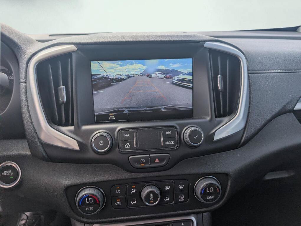Used 2024 GMC Terrain SLT AWD/4WD image 10