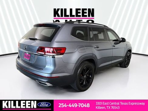 Used 2023 Volkswagen Atlas SE w/ Black Wheel Package FWD image 9