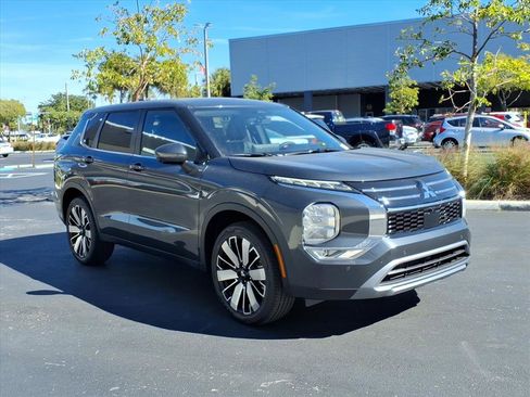 New 2025 Mitsubishi Outlander SE image 7