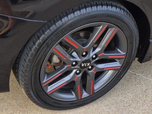 Used 2020 Kia Forte GT-Line w/ GT-Line Premium Package image 7