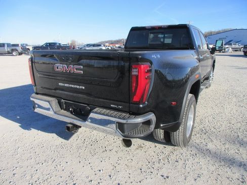 New 2026 GMC Sierra 3500 SLT w/ SLT Premium Package image 5