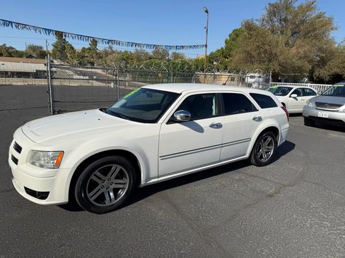 Used 2008 Dodge Magnum SXT image 4