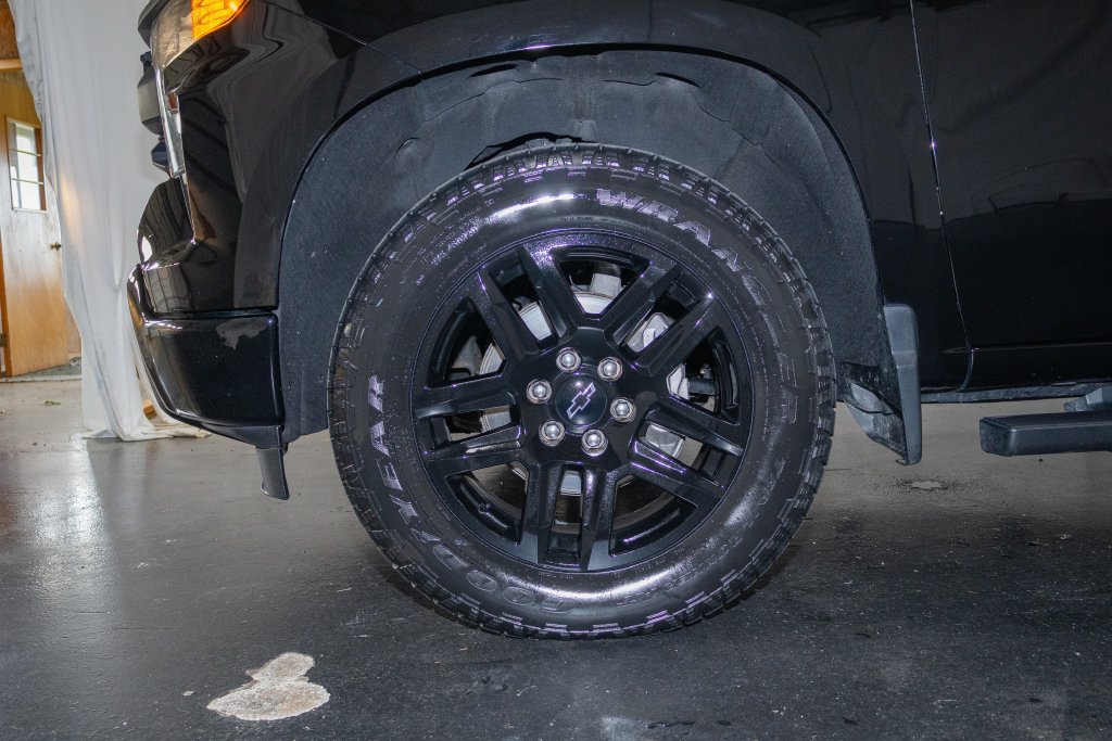 Used 2023 Chevrolet Silverado 1500 Custom AWD/4WD image 10