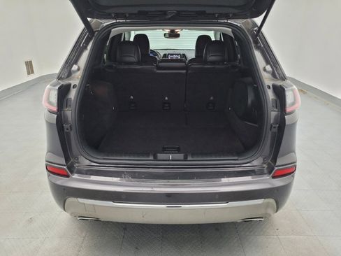 Used 2019 Jeep Cherokee Overland w/ Technology Group image 29