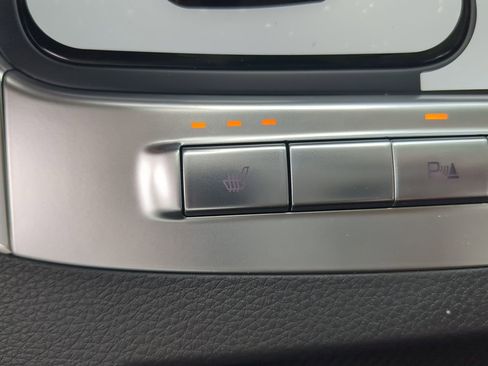New 2026 Kia Carnival EX FWD image 21