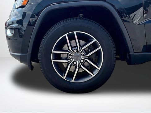 Used 2019 Jeep Grand Cherokee Limited AWD/4WD image 10