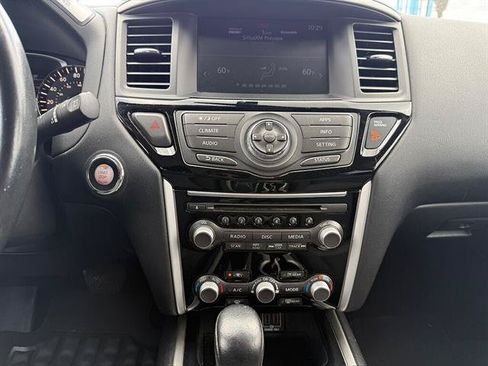 Used 2018 Nissan Pathfinder SV AWD/4WD image 13