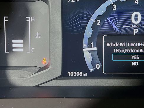 Certified 2025 Toyota Tacoma SR5 AWD/4WD image 11