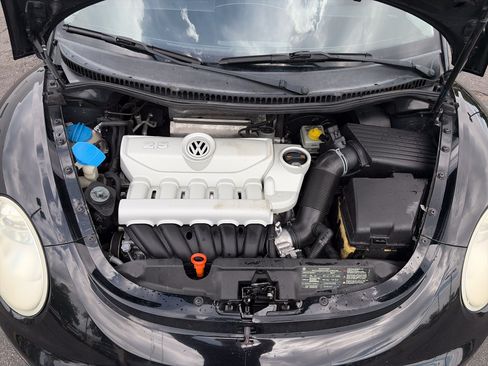 Used 2010 Volkswagen Beetle Coupe FWD image 25