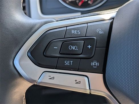 Used 2021 Volkswagen Atlas SE image 25