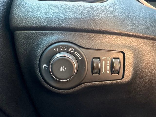 Used 2019 Jeep Compass Limited AWD/4WD image 22