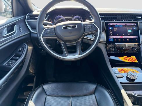 Used 2024 Jeep Grand Cherokee L Limited w/ Luxury Tech Group II image 18