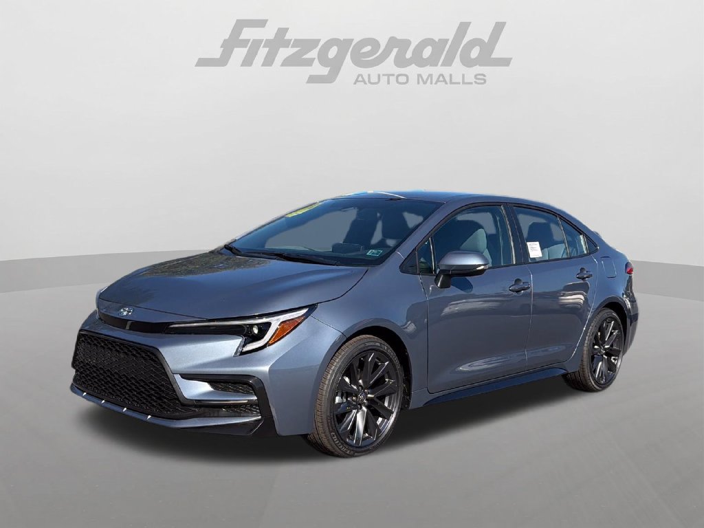 Used 2026 Toyota Corolla SE FWD image 3