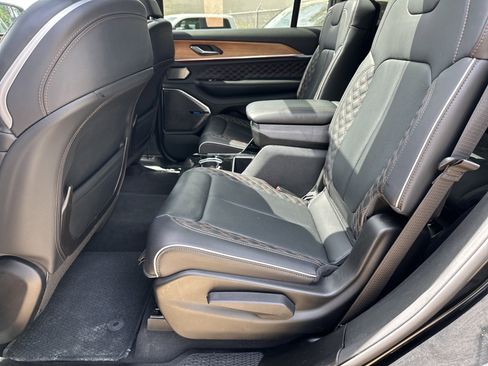 Used 2025 Jeep Grand Cherokee L Summit AWD/4WD image 24