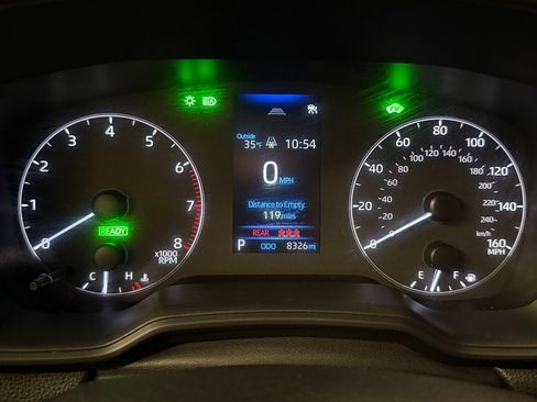 Used 2024 Toyota Corolla Cross SE image 9