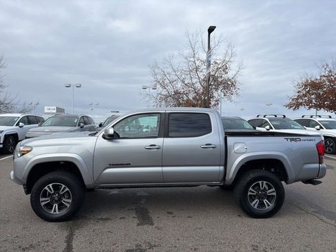 Used 2017 Toyota Tacoma TRD Sport w/ Tow Package image 5