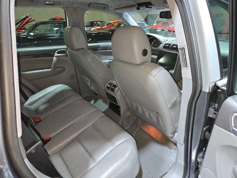 Used 2006 Porsche Cayenne Turbo S image 62
