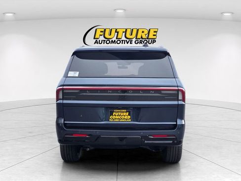 New 2025 Lincoln Navigator Reserve w/ Jet Appearance Package image 4