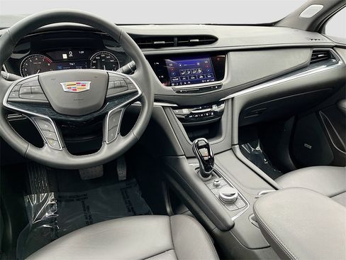 Certified 2025 Cadillac XT5 Premium Luxury image 24