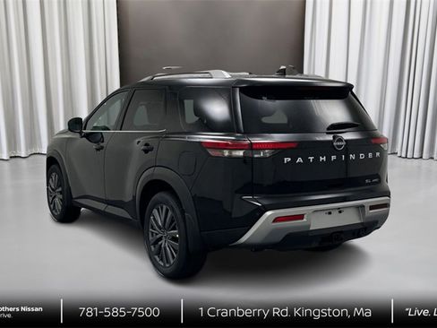 New 2025 Nissan Pathfinder SL w/ SL Premium Package image 7