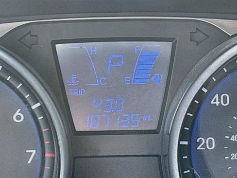 Used 2010 Hyundai Tucson GLS w/ Popular Equipment Pkg 2 AWD/4WD image 18