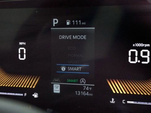 Used 2025 Kia Sorento S image 12