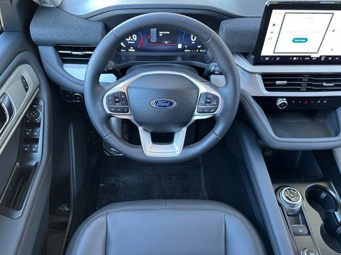 New 2026 Ford Explorer Active w/ Active Comfort Package image 12