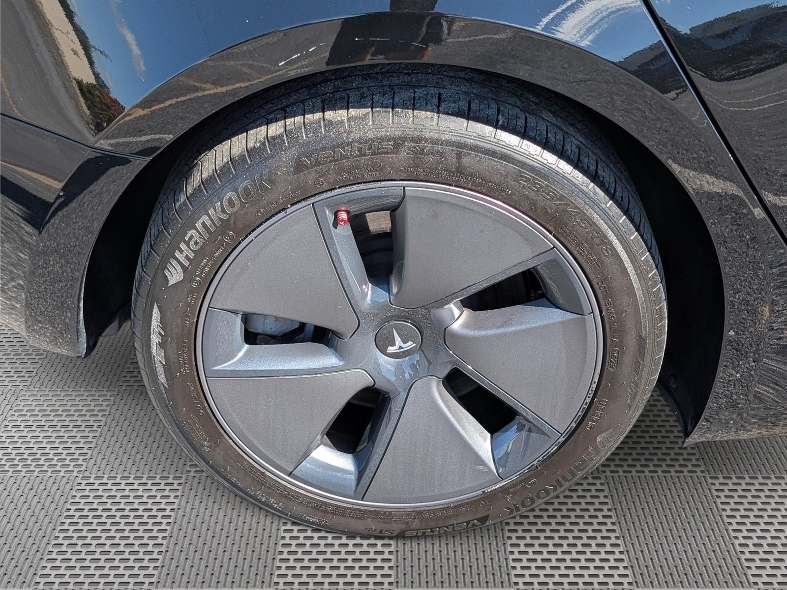Used 2023 Tesla Model 3 Standard Range RWD image 9
