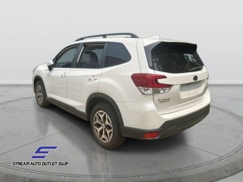 Used 2022 Subaru Forester Premium image 6