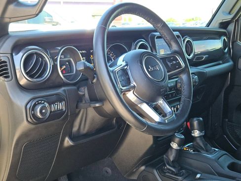 Used 2021 Jeep Wrangler Unlimited Sahara AWD/4WD image 10
