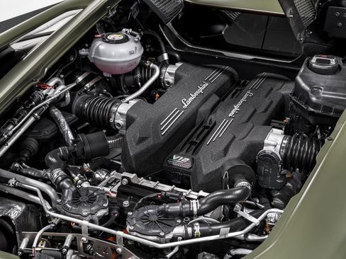 Used 2025 Lamborghini Revuelto image 54