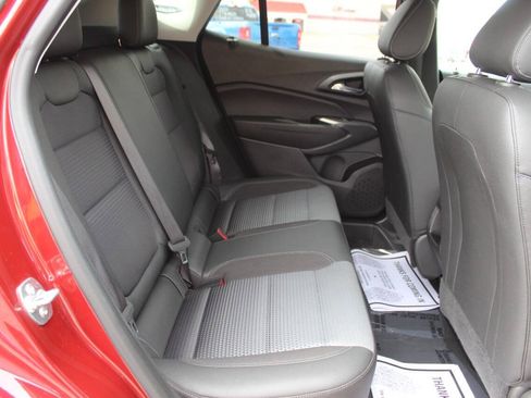 Used 2025 Chevrolet Trax LT FWD image 11