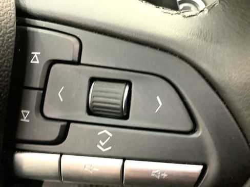 Used 2023 Cadillac XT4 Premium Luxury image 17