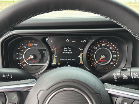 New 2026 Jeep Wrangler Unlimited Sahara AWD/4WD image 31