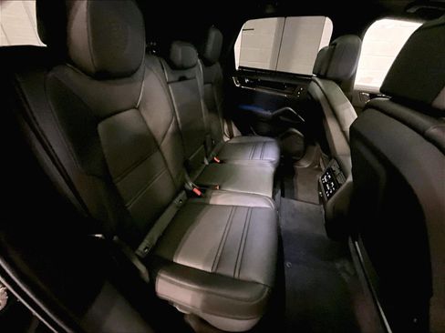 New 2026 Porsche Cayenne GTS image 21