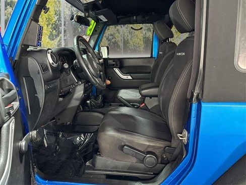 Used 2015 Jeep Wrangler Rubicon w/ Connectivity Group image 9