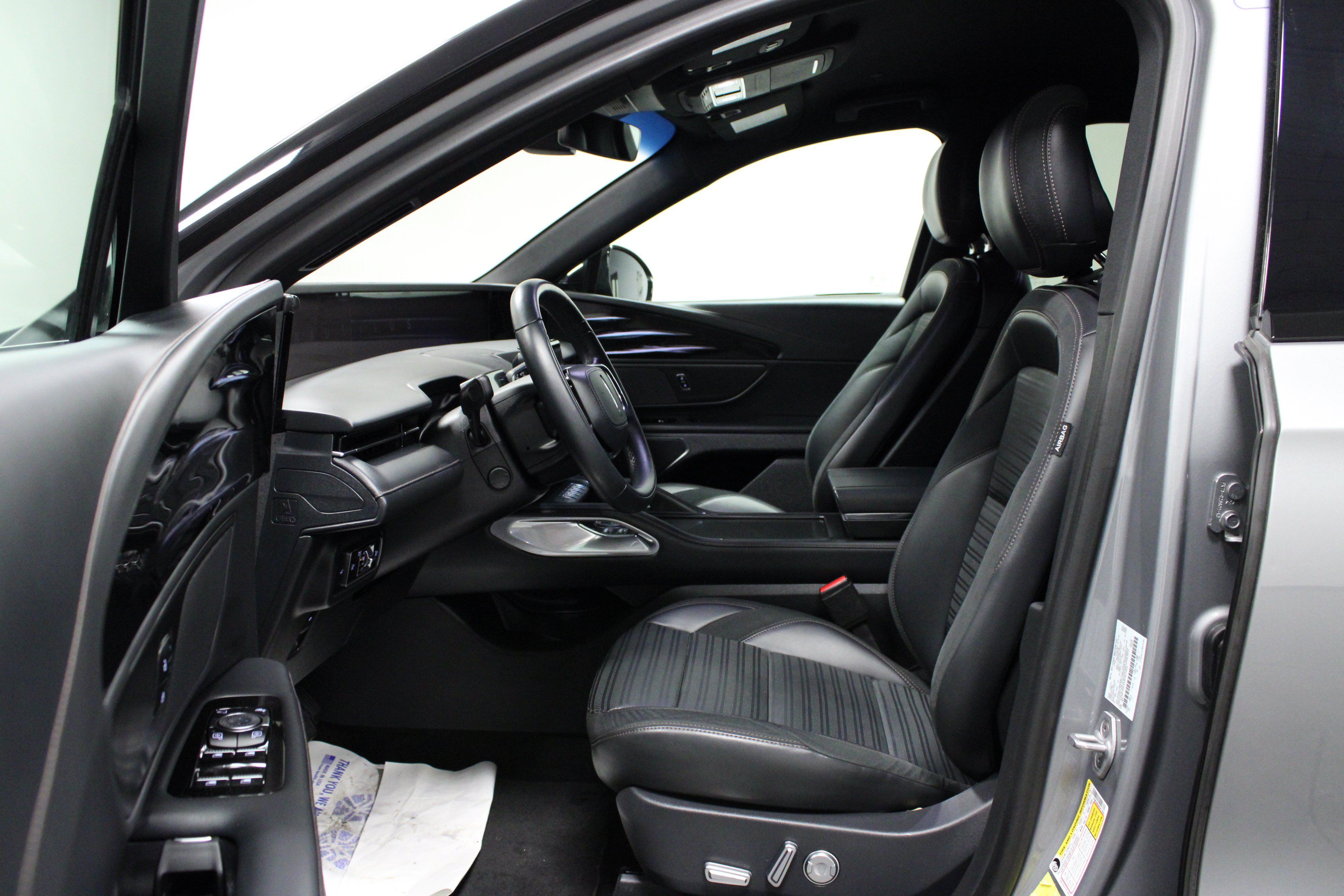 Used 2024 Lincoln Nautilus Reserve w/ Jet Appearance Package (87T) AWD/4WD image 12