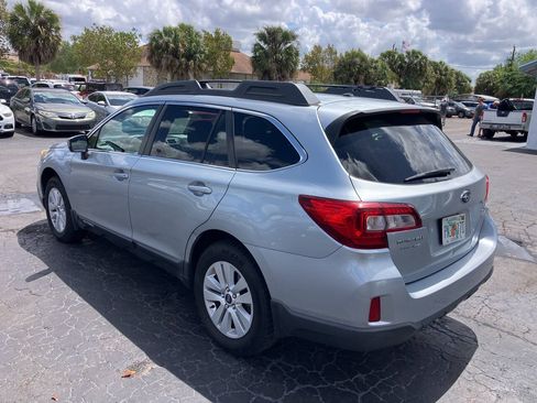 Used 2015 Subaru Outback 2.5i Premium AWD/4WD image 4