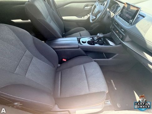 Used 2025 Nissan Rogue SV AWD/4WD image 12