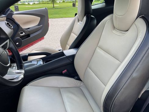Used 2010 Chevrolet Camaro SS w/ LPO, Ground Effects Package RWD image 9