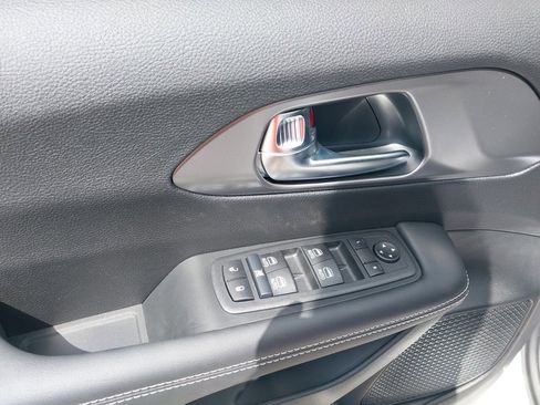 New 2026 Chrysler Voyager LX image 24