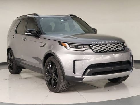 Used 2025 Land Rover Discovery S image 7