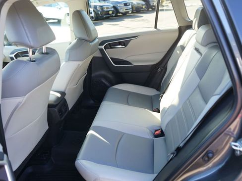 Used 2022 Toyota RAV4 XLE Premium image 13