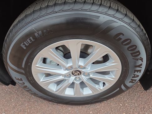 Certified 2026 Toyota Grand Highlander AWD Hybrid image 12