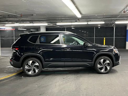 New 2026 Volkswagen Taos SE AWD/4WD image 34